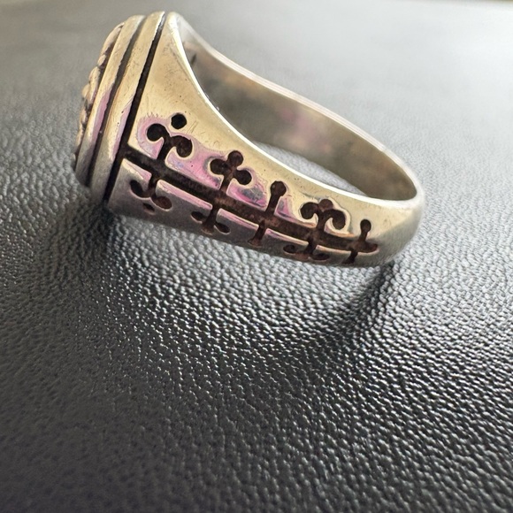 Konstantino Ring - Picture 2 of 6